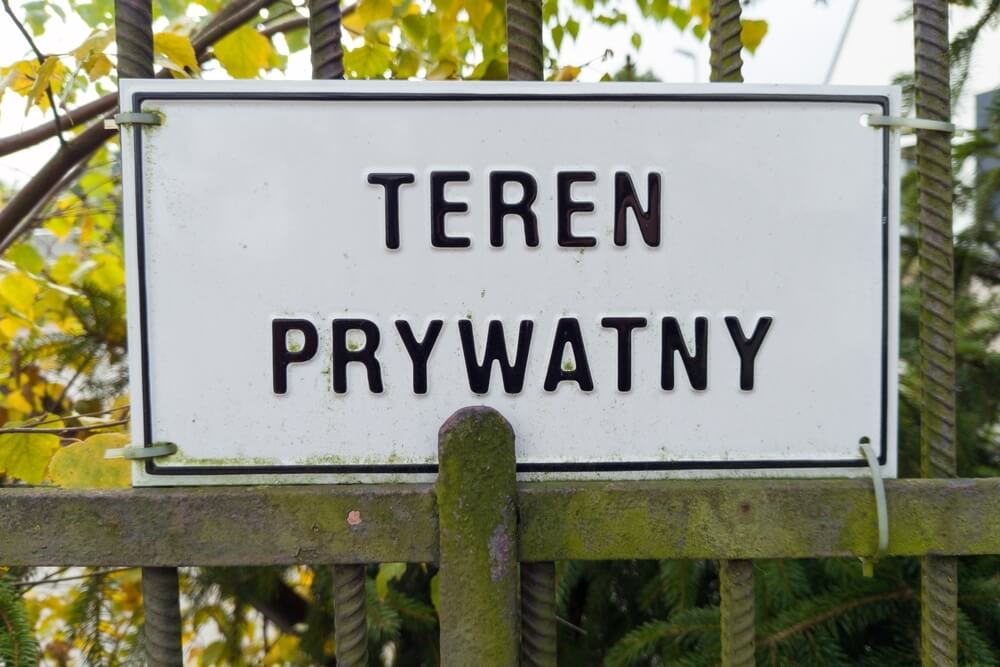Teren prywatny - co to jest i czy wymaga oznakowania?