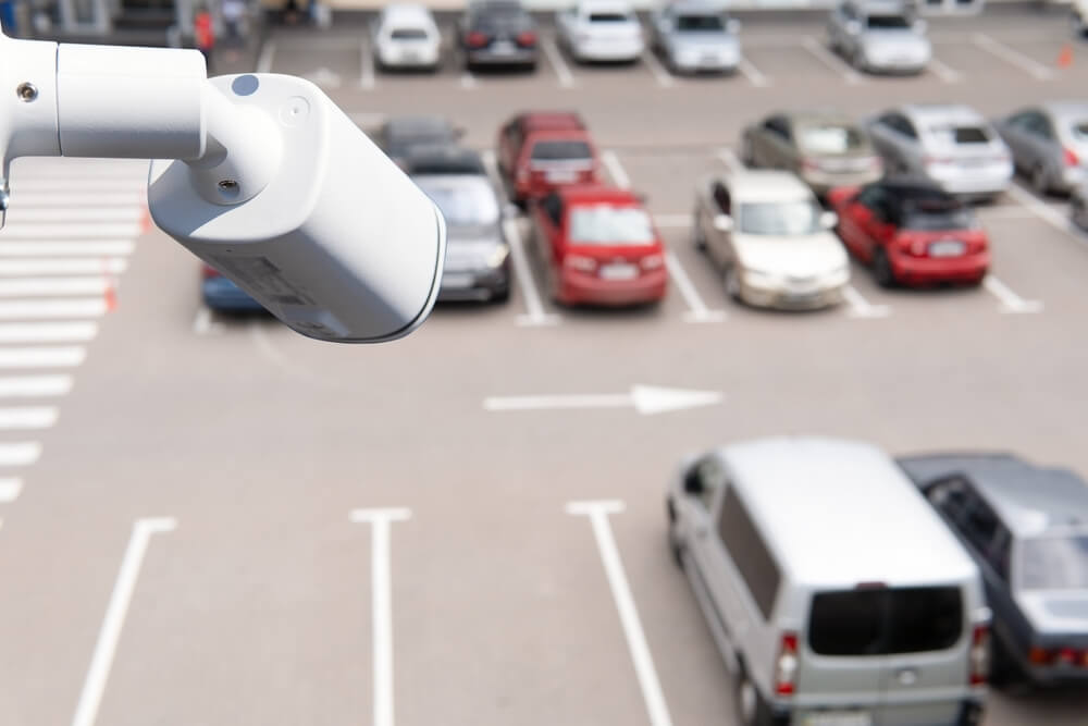 Parking strzeżony, a dozorowany - czym się różnią i jak je rozpoznać?